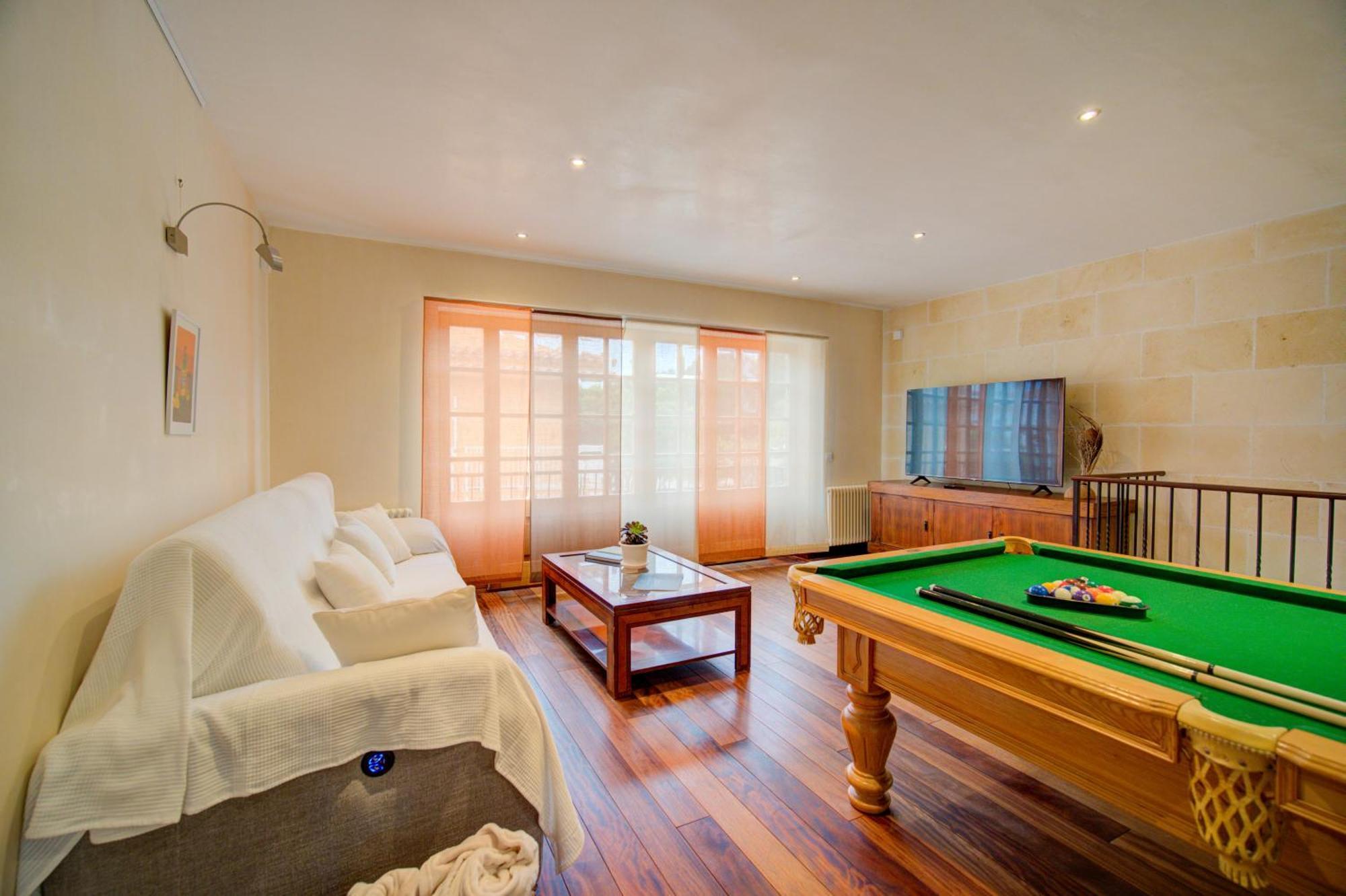 Villa Casa Boutique Xalam " Piscina Climatizada, Jacuzzi, Billar " à Sant Lluís Extérieur photo